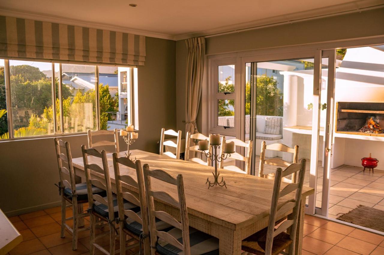 Family Getaway - Near The Apartment *